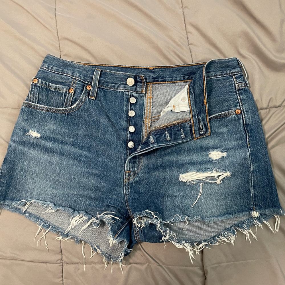 Levi 501 Distresses Shorts